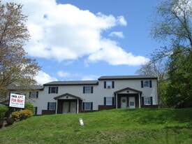 457 E Main St in Uniontown, PA - Building Photo