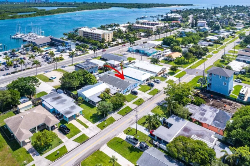 1172 Binney Dr in Fort Pierce, FL - Building Photo