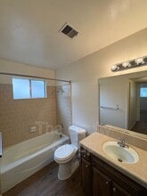 2516 S Memory St in Visalia, CA - Foto de edificio - Building Photo