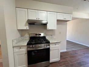 304 Tennyson Dr in Modesto, CA - Building Photo - Building Photo