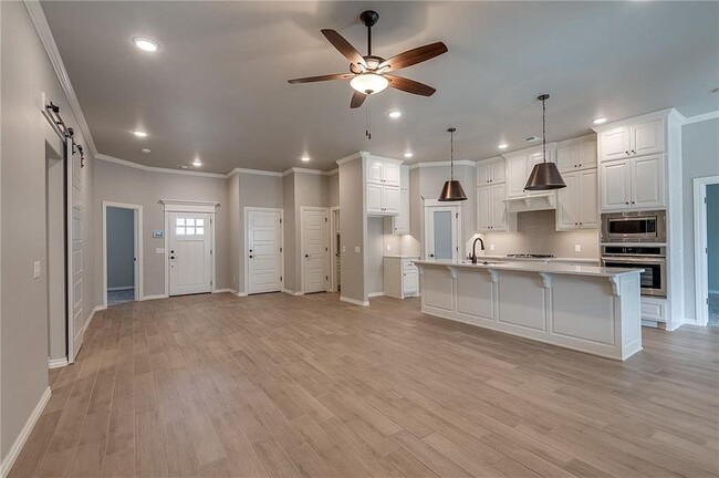 7924 Mimosa Dr in Edmond, OK - Building Photo - Building Photo