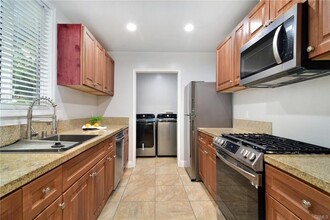 11250 Mississippi Ave in Los Angeles, CA - Building Photo - Building Photo