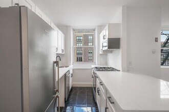 1327 Willow Ave in Hoboken, NJ - Building Photo - Building Photo