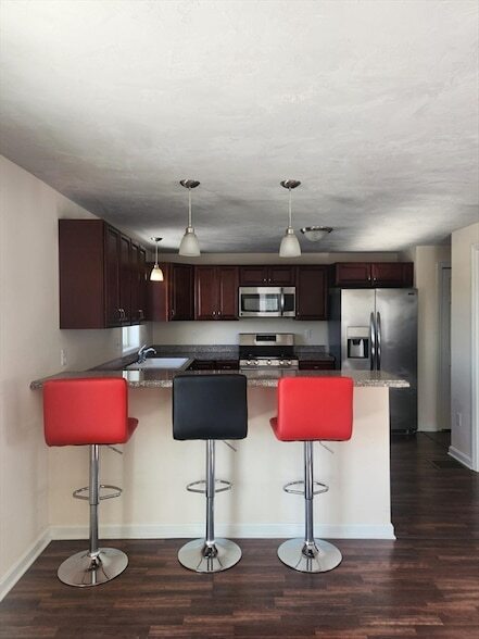 24 Bittersweet Blvd, Unit Apt 1 in Worcester, MA - Building Photo - Building Photo