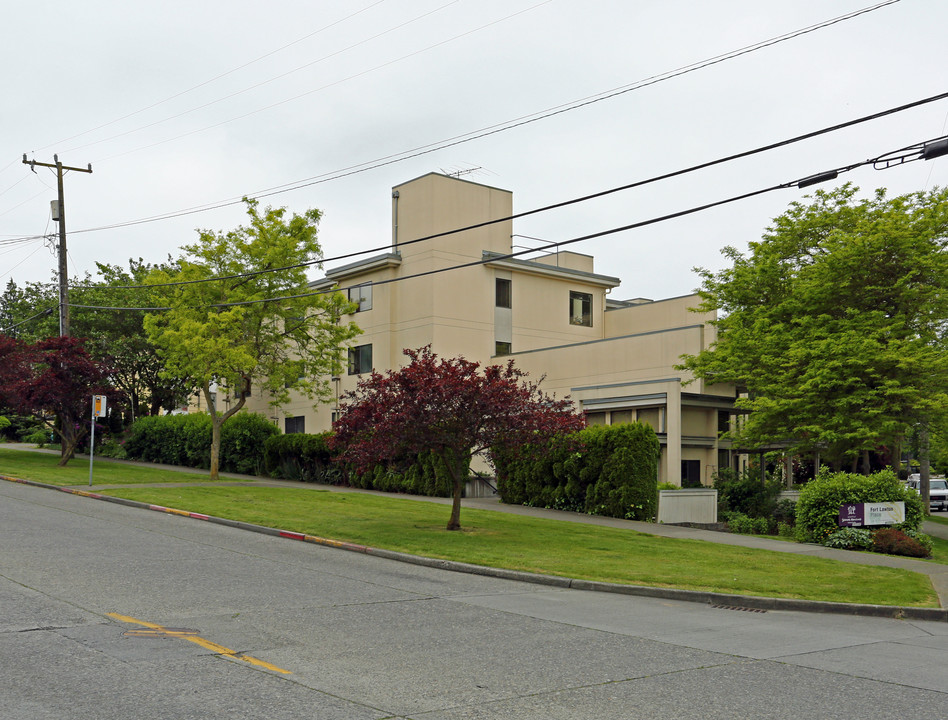 Fort Lawton Place in Seattle, WA - Building Photo