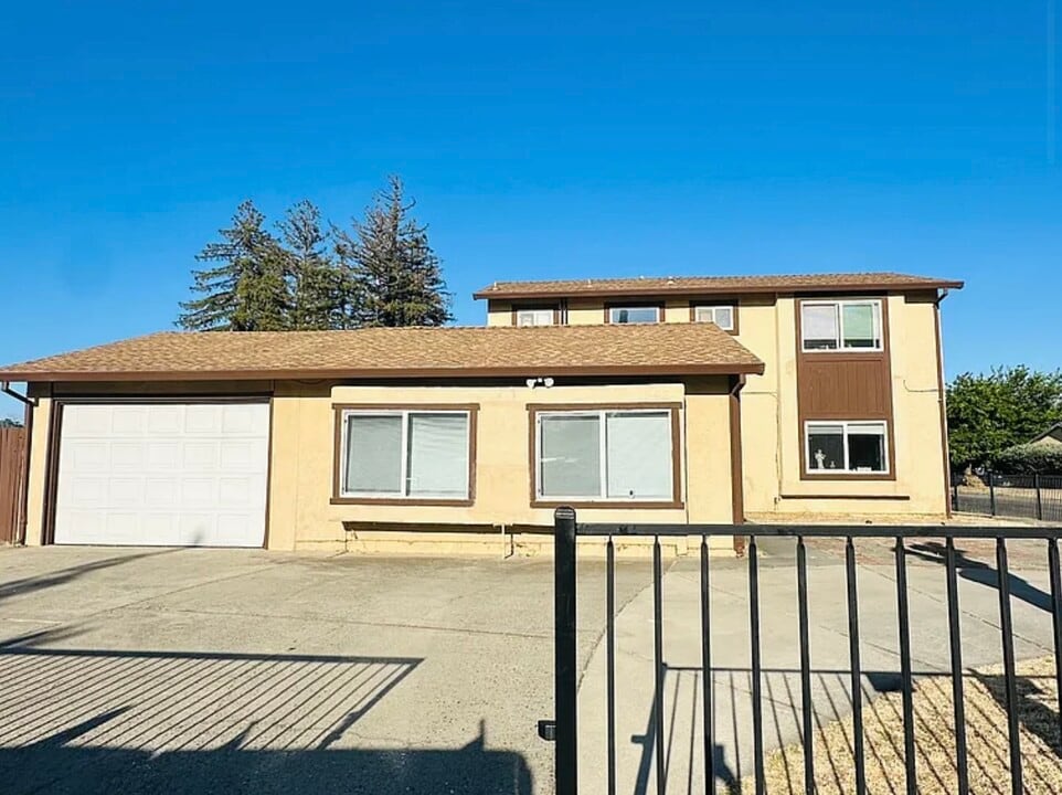 7962 Center Pky in Sacramento, CA - Building Photo