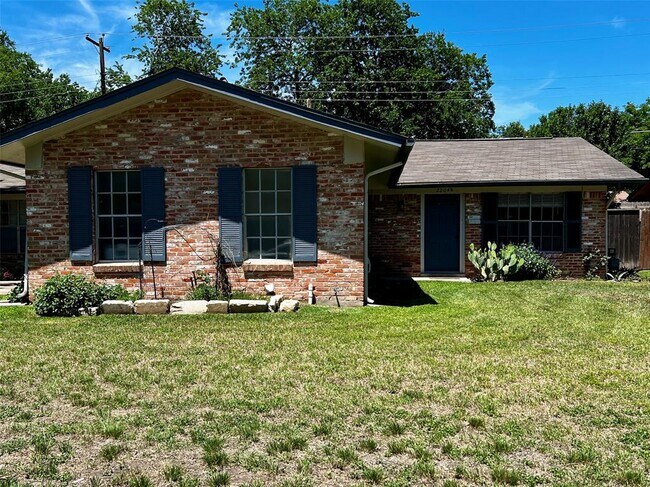 property at 2204 Lanier Dr