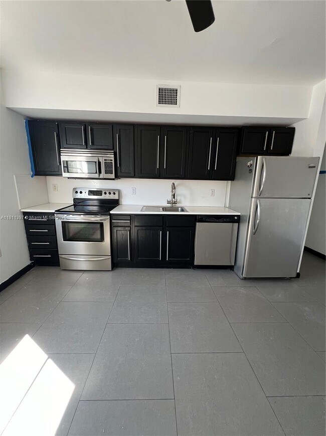 1876 SW 11th Terrace in Miami, FL - Building Photo - Building Photo