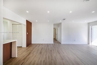 6371 Scott St in Hollywood, FL - Building Photo - Building Photo