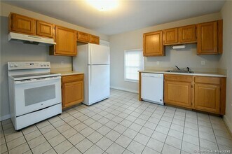 217 Maple Ave in Cheshire, CT - Building Photo - Building Photo
