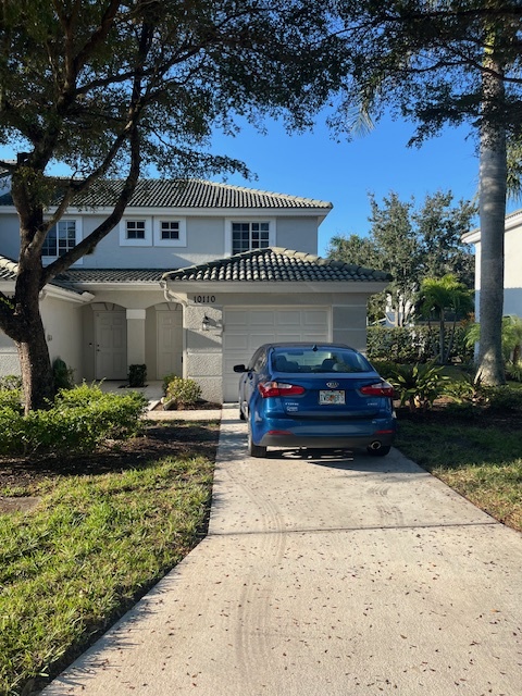 10110 Spyglass Hill Ln in Ft. Myers, FL - Foto de edificio