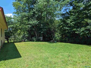 2106 Griffith Dr NW in Huntsville, AL - Building Photo - Building Photo