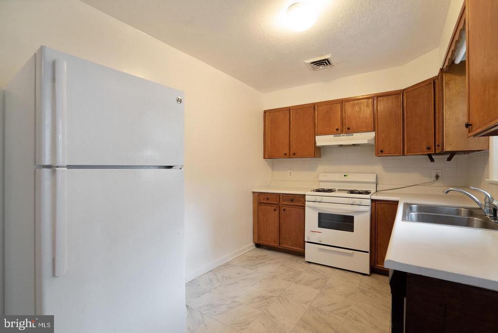 8716 Fort Foote Rd in Fort Washington, MD - Building Photo