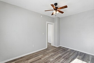 851 S Millwood Ave, Unit Unit 2 in Wichita, KS - Building Photo - Building Photo