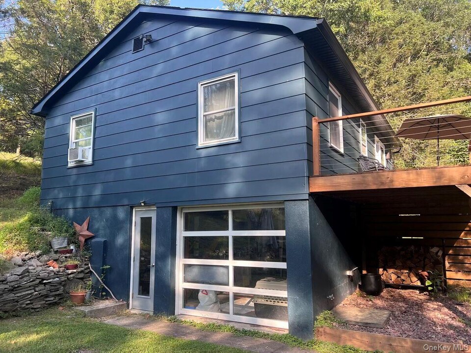 136 School St in Narrowsburg, NY - Building Photo