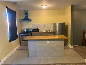 5212 Hillburn Ave, Unit 2nd Floor in Baltimore, MD - Building Photo - Building Photo