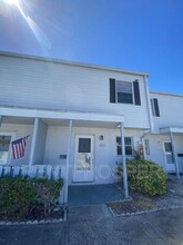 1832 Amberly Ave-Unit -Unit T4 in Orlando, FL - Building Photo - Building Photo