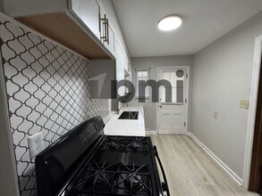 2137 Ridgeview Rd in Upper Arlington, OH - Building Photo - Building Photo