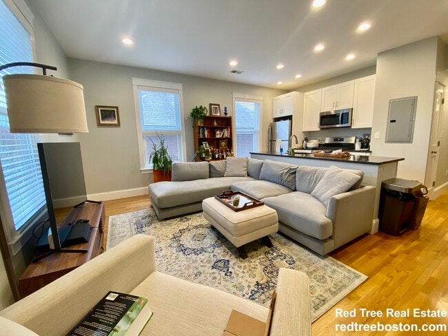 property at 405 S Huntington Ave