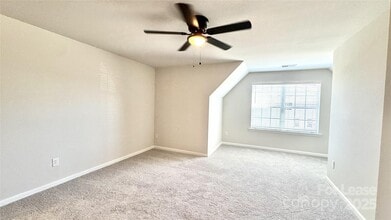 1542 Swallow Tail Dr in Belmont, NC - Building Photo - Building Photo