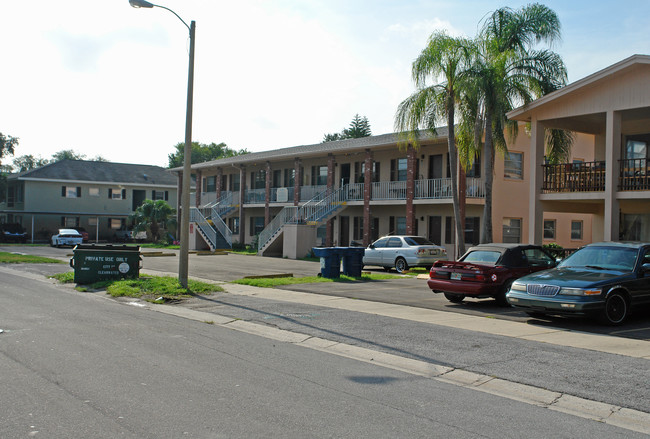 1265 Turner St in Clearwater, FL - Foto de edificio - Building Photo