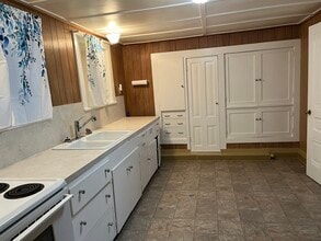 49 Linoberg St, Unit A in Sonora, CA - Foto de edificio - Building Photo