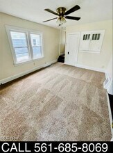 1102 Neptune Ave in Akron, OH - Foto de edificio - Building Photo