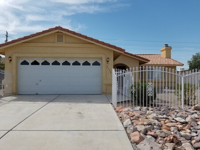 property at 2524 S Ridge Ave