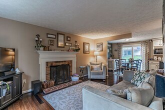 6221 Wilmington Dr in Burke, VA - Building Photo - Building Photo