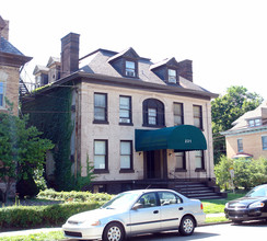 231 Roup Ave in Pittsburgh, PA - Building Photo - Building Photo