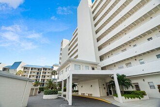 7000 Beach Plaza in St Pete Beach, FL - Building Photo - Building Photo
