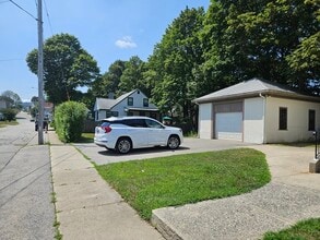 42 Sumner St in Marlborough, MA - Building Photo - Building Photo