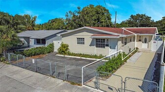 55 NW 34th St in Miami, FL - Building Photo