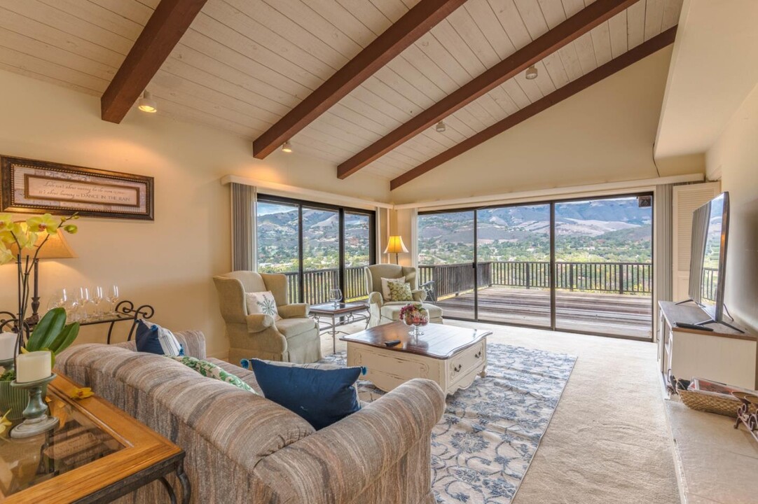 95 Cll De Quien Sabe in Carmel Valley, CA - Building Photo