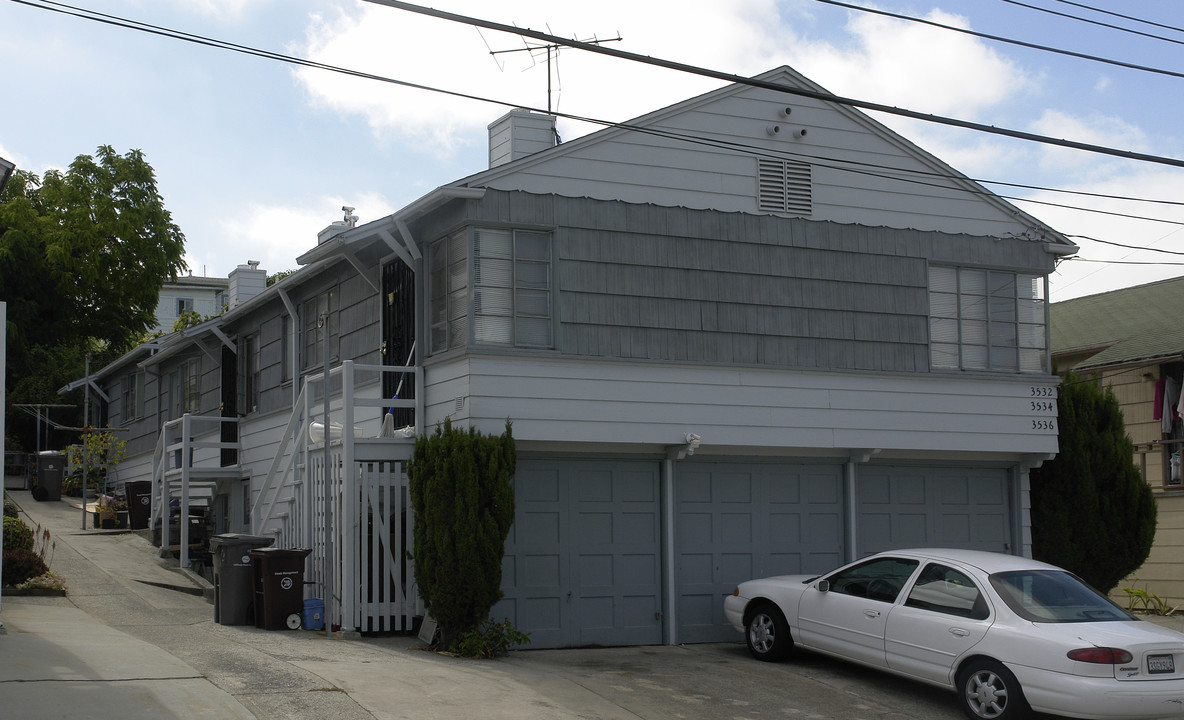 3532-3536 Fruitvale Ave in Oakland, CA - Building Photo