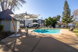 Danville Park Apartments in Danville, CA - Foto de edificio - Building Photo