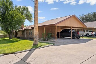 109 Joe Rice Dr in Del Rio, TX - Building Photo - Building Photo
