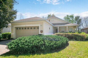 112 Flame Vine Way in Groveland, FL - Building Photo