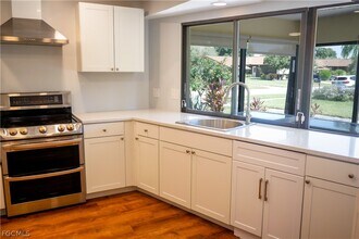 4779 Lakewood Blvd in Naples, FL - Building Photo - Building Photo