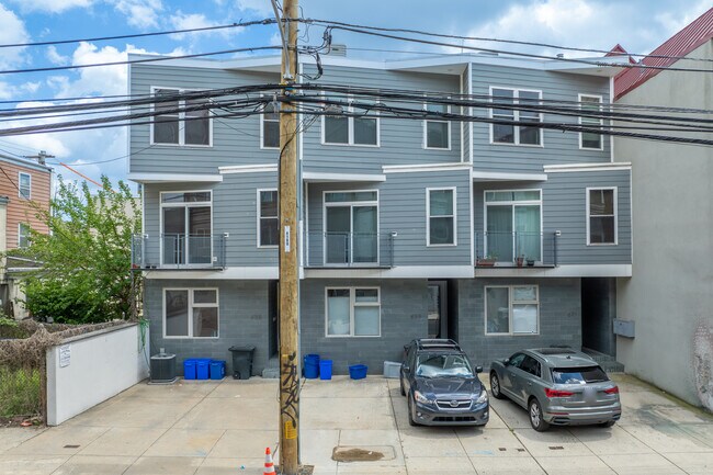 631-635 N 13th St in Philadelphia, PA - Building Photo - Building Photo