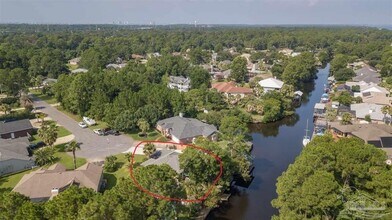 1611 Luzon Ln in Gulf Breeze, FL - Building Photo - Building Photo