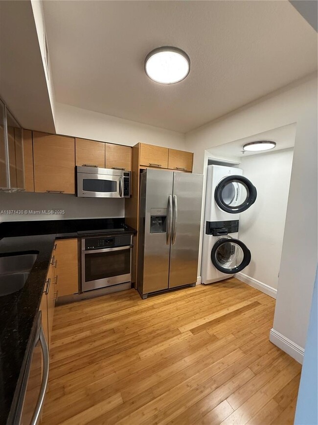 31 SE 5th St, Unit 1204 in Miami, FL - Building Photo - Building Photo