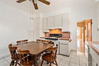 236 W 12th St in Los Angeles, CA - Building Photo - Building Photo