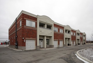 9461-9461 Jane St in Vaughan, ON - Building Photo - Building Photo