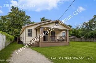330 W 26th St in Jacksonville, FL - Building Photo