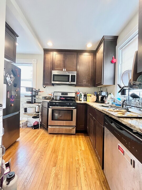 66 Parsons St, Unit 2 in Boston, MA - Foto de edificio