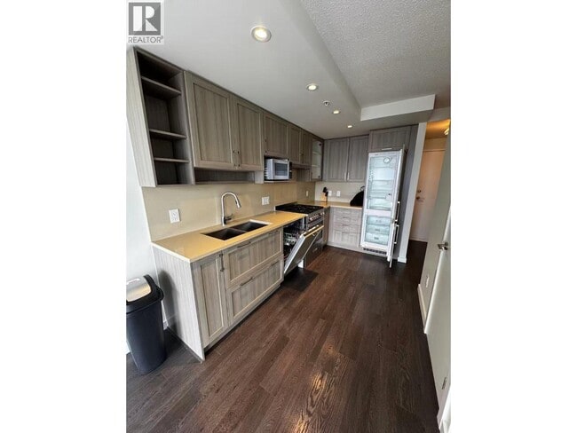 property at 5665 Boundary Rd