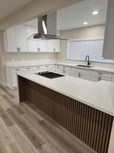 340 E Shamrock St in Rialto, CA - Foto de edificio - Building Photo