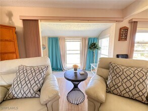 5421 Peppertree Dr in Ft. Myers, FL - Building Photo - Building Photo