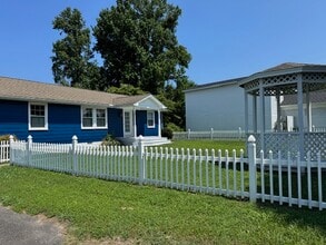 215 Blackwell Rd in Colonial Beach, VA - Building Photo - Building Photo